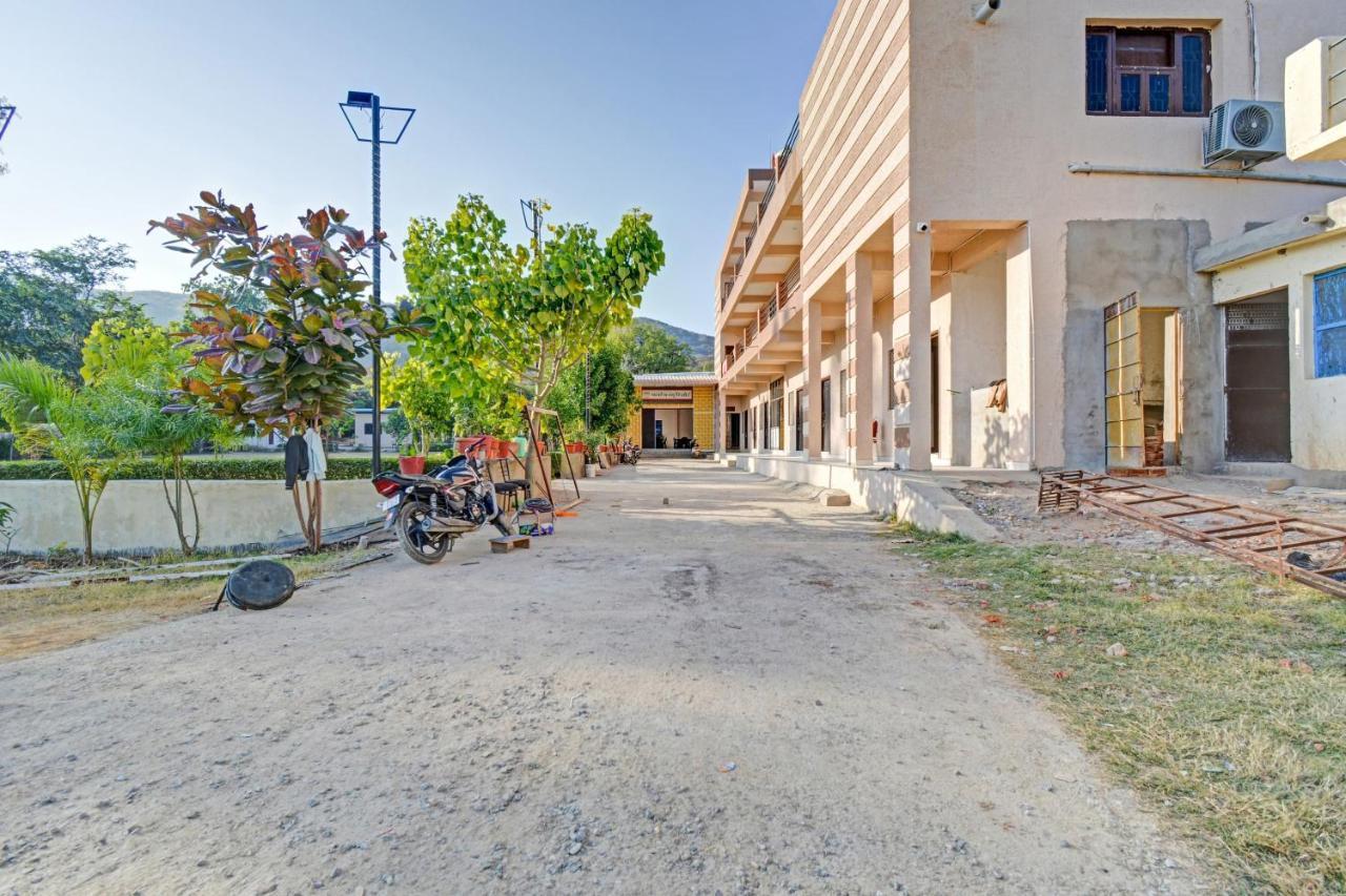 Collection O 85019 Mountain View Resort Hotel 3*